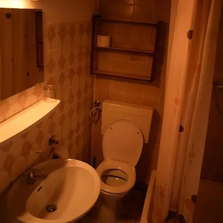 In With Balcony, Air Conditioning, Wi-fi *